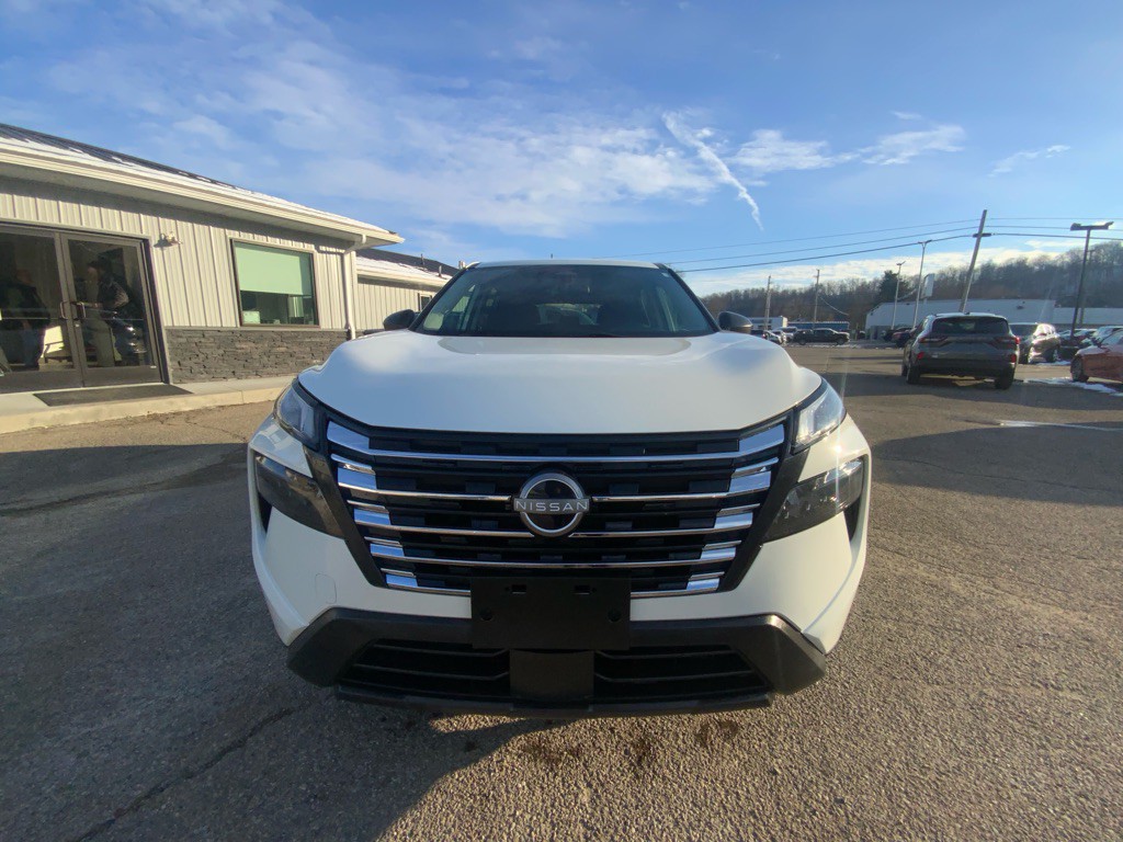 2024 Nissan Rogue Image 2