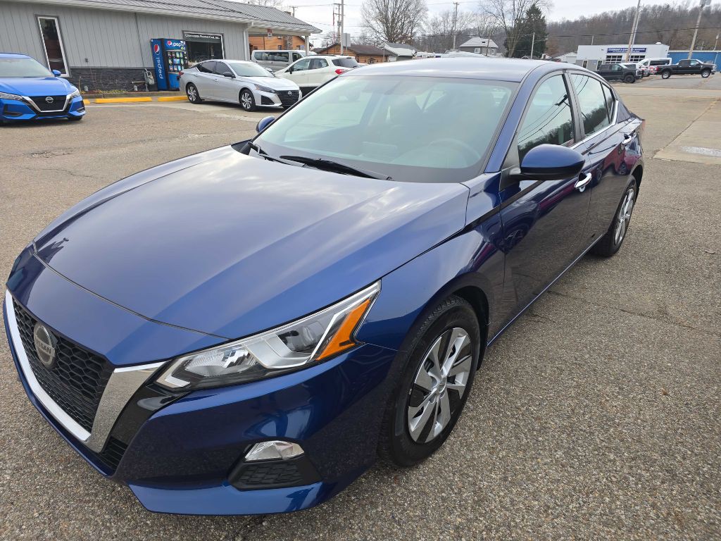 2020 Nissan Altima Image 1