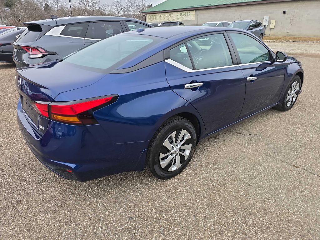 2020 Nissan Altima Image 2