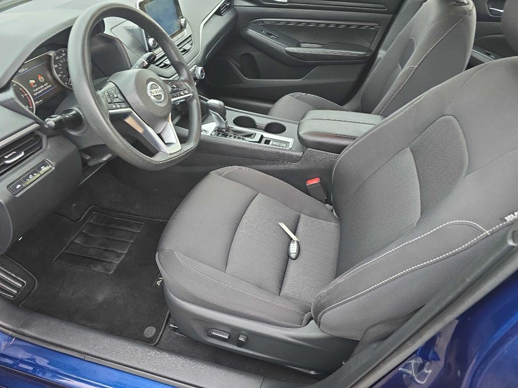 2020 Nissan Altima Image 11
