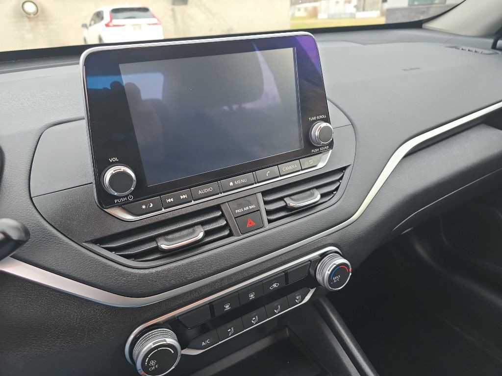 2020 Nissan Altima Image 13