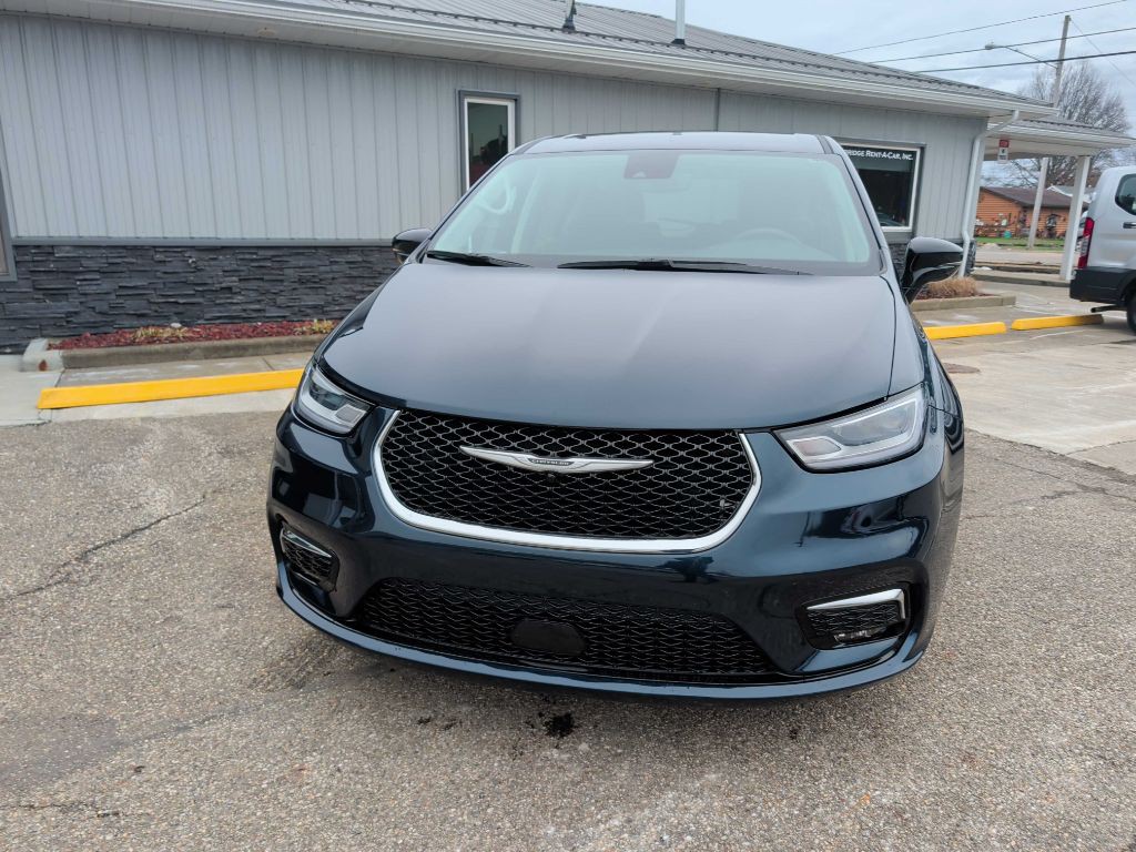 2024 Chrysler Pacifica Image 4