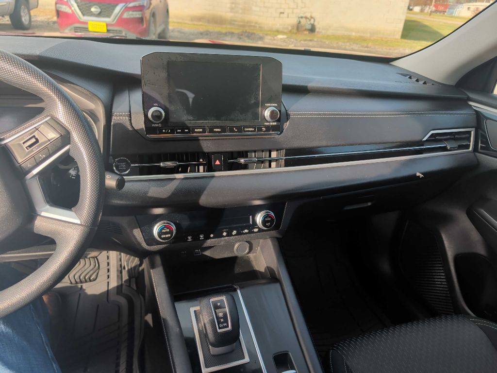 2022 Mitsubishi Outlander Image 9