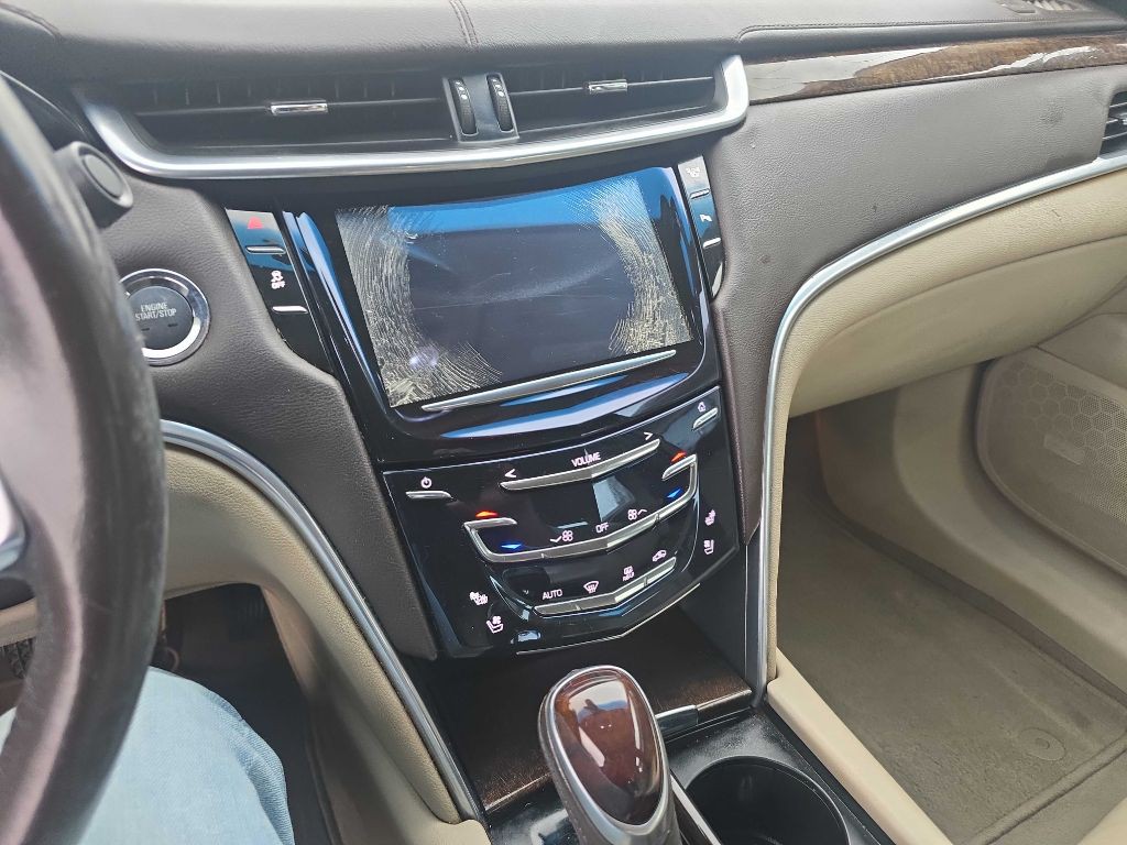 2013 Cadillac XTS Image 10