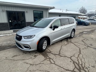 Image for 2024 Chrysler Pacifica Touring L ID: 7160380