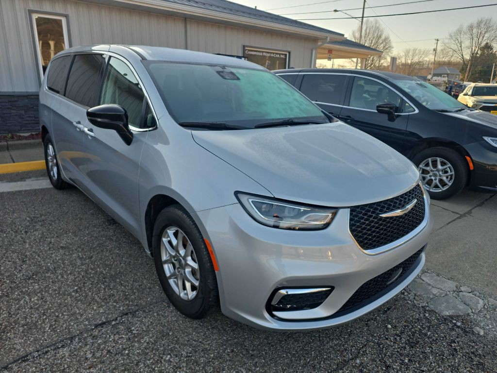 2024 Chrysler Pacifica Image 5