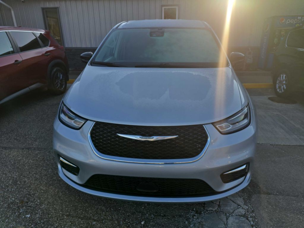 2024 Chrysler Pacifica Image 6