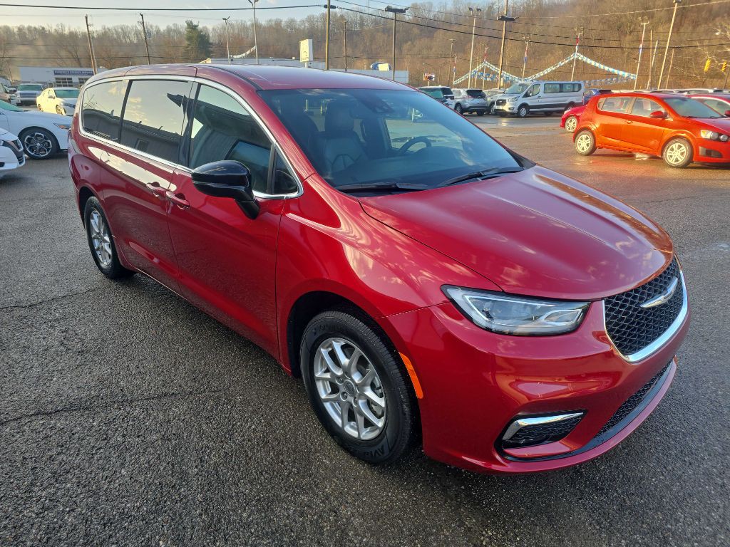 2025 Chrysler Pacifica Image 4