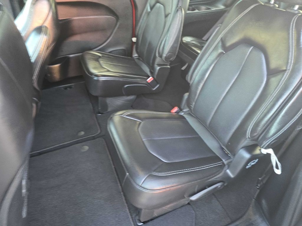 2025 Chrysler Pacifica Image 10