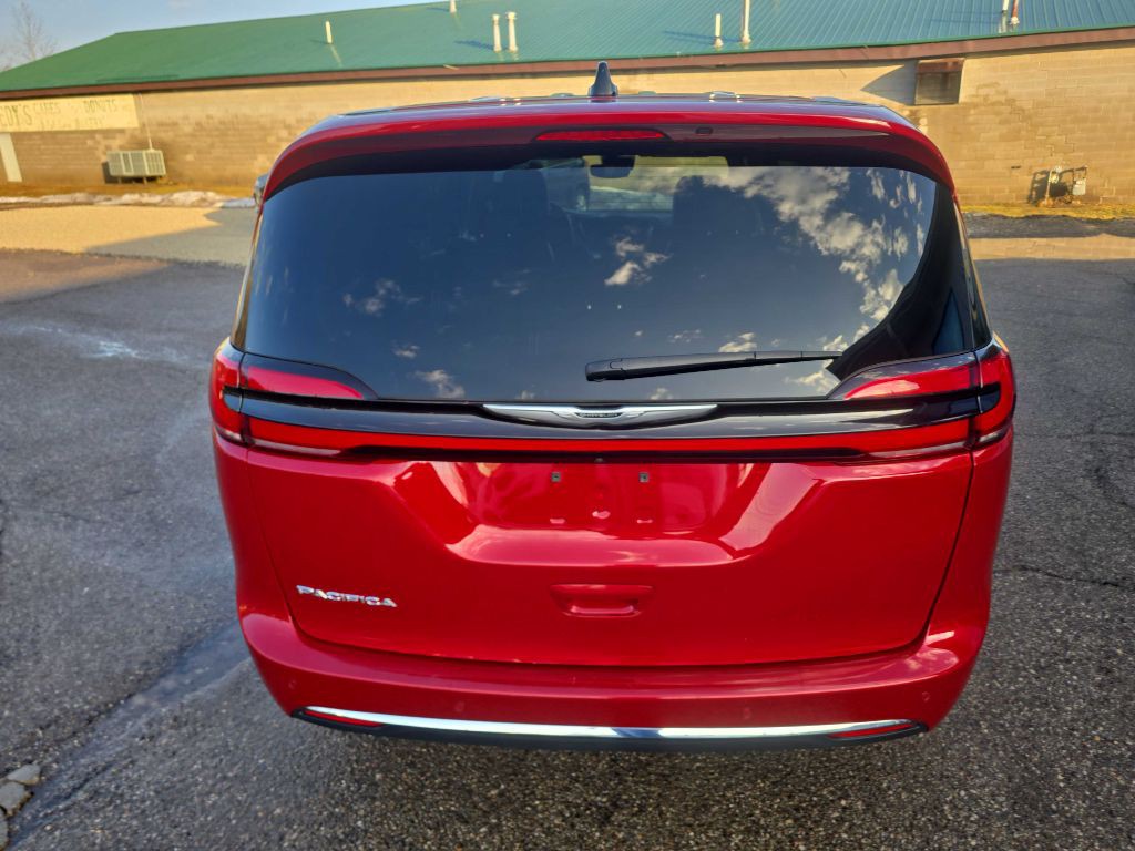 2025 Chrysler Pacifica Image 4