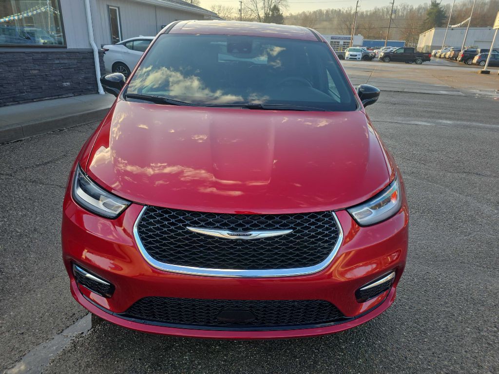 2025 Chrysler Pacifica Image 8