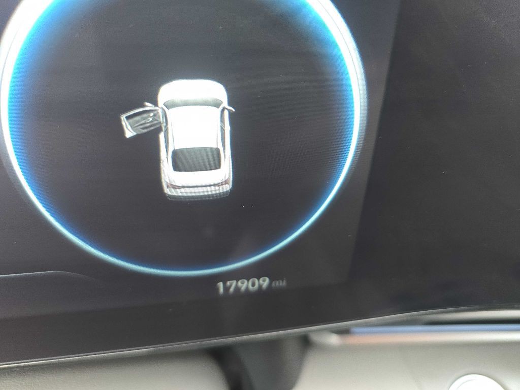 2025 Hyundai Elantra Image 13