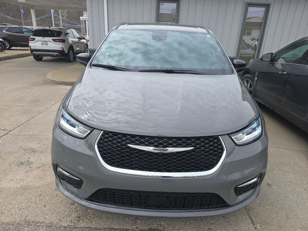 2025 Chrysler Pacifica Image 6