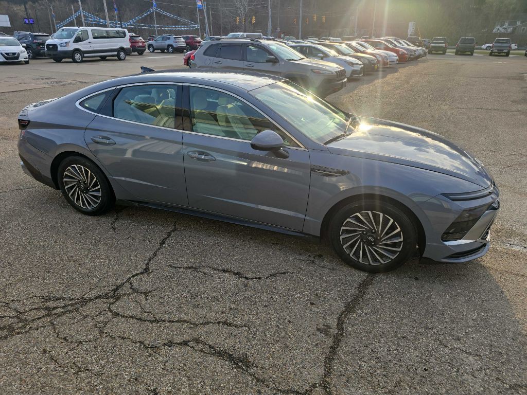 2025 Hyundai Sonata Image 3