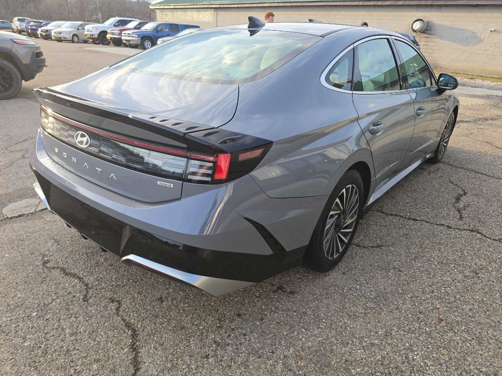 2025 Hyundai Sonata Image 4