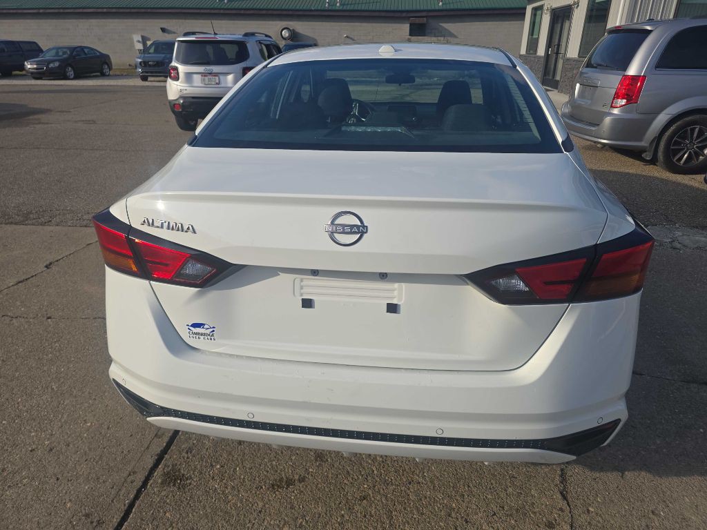2025 Nissan Altima Image 3