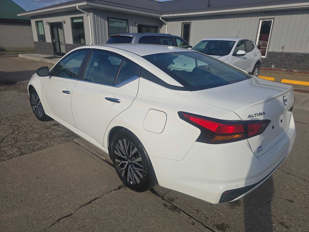 2025 Nissan Altima Image 6