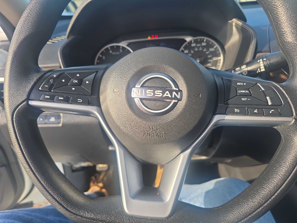 2025 Nissan Altima Image 13