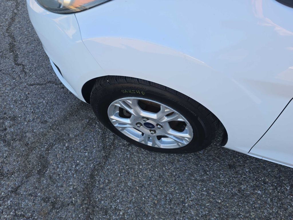 2014 Ford Fiesta Image 10