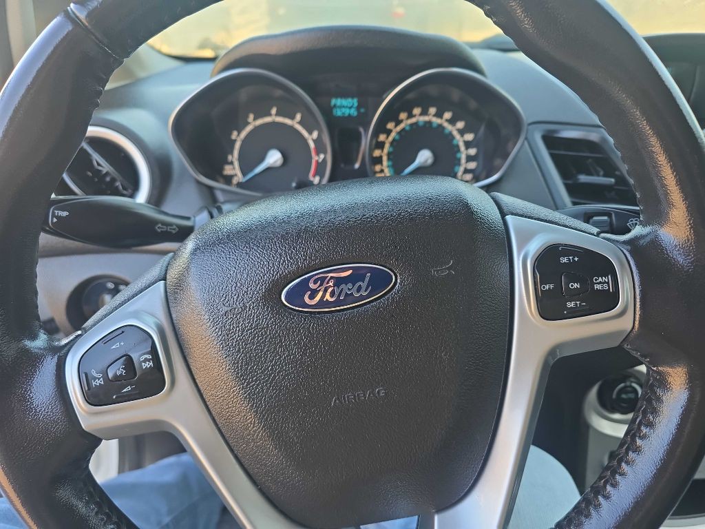 2014 Ford Fiesta Image 12