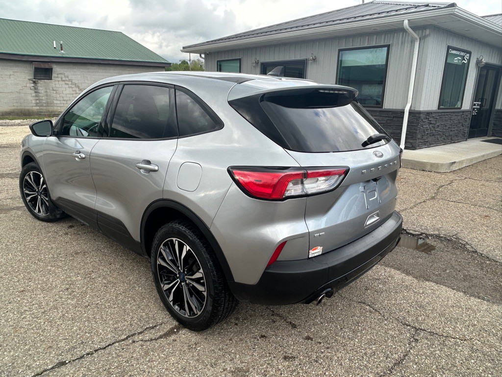 2021 Ford Escape Image 3