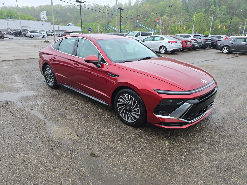 2025 Hyundai Sonata Image 2