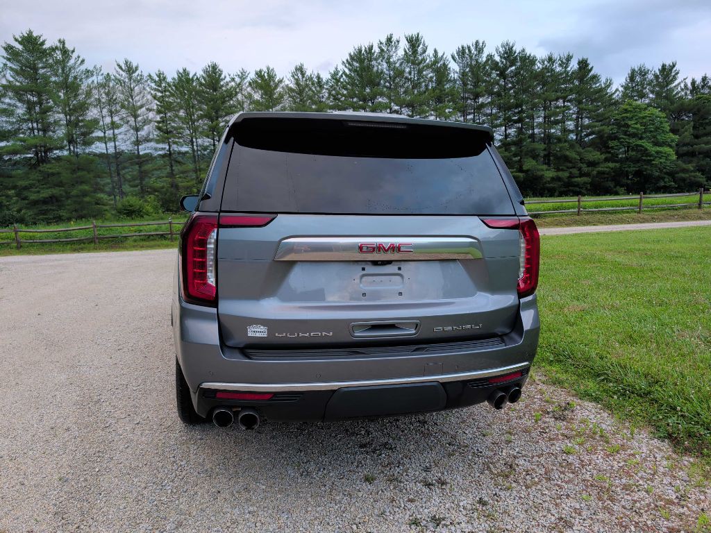 2021 GMC Yukon Image 2