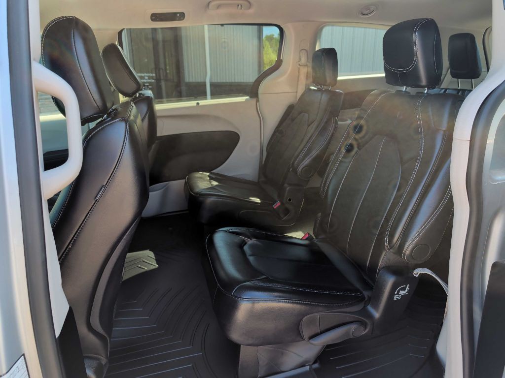 2024 Chrysler Pacifica Image 14