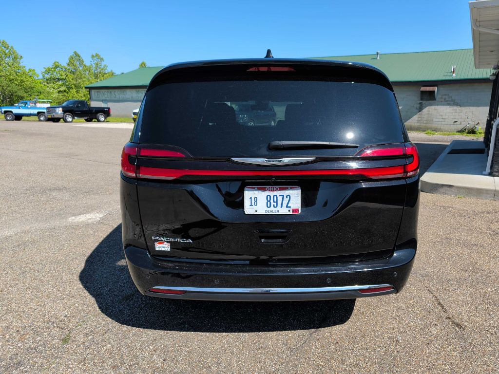 2024 Chrysler Pacifica Image 18