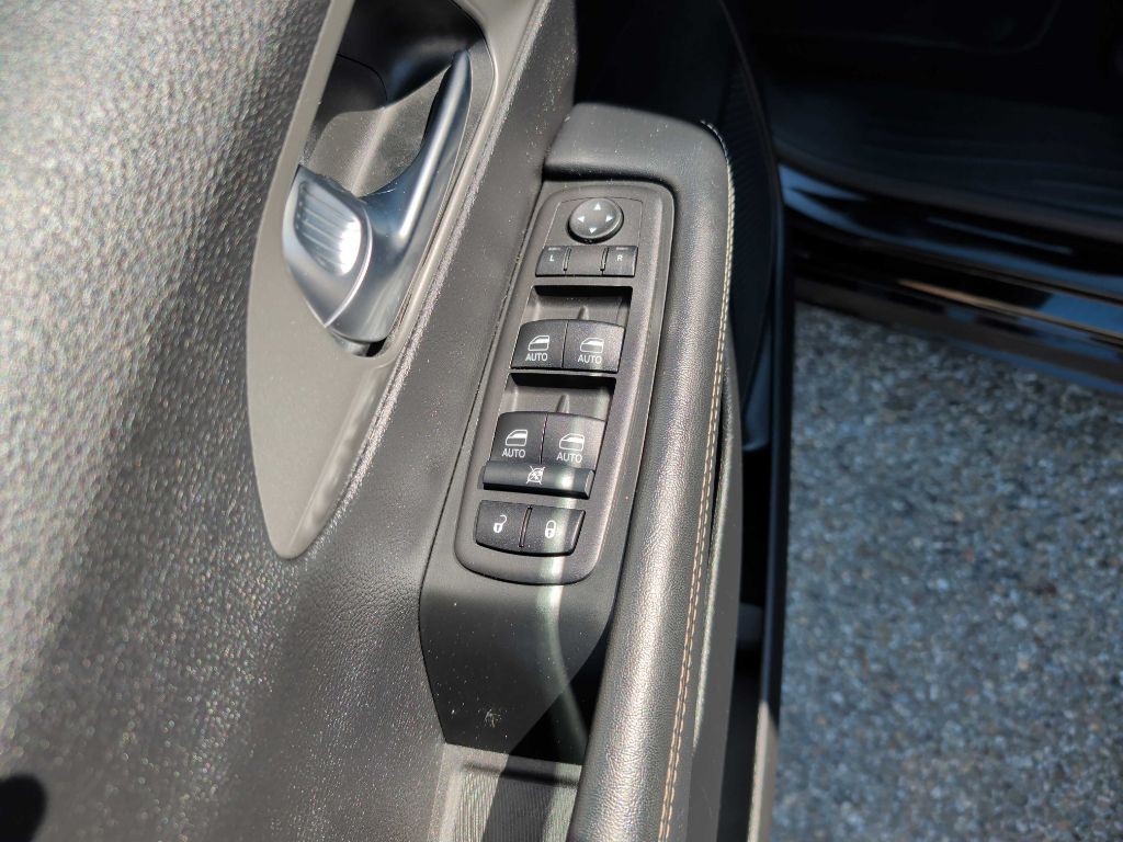 2024 Chrysler Pacifica Image 24