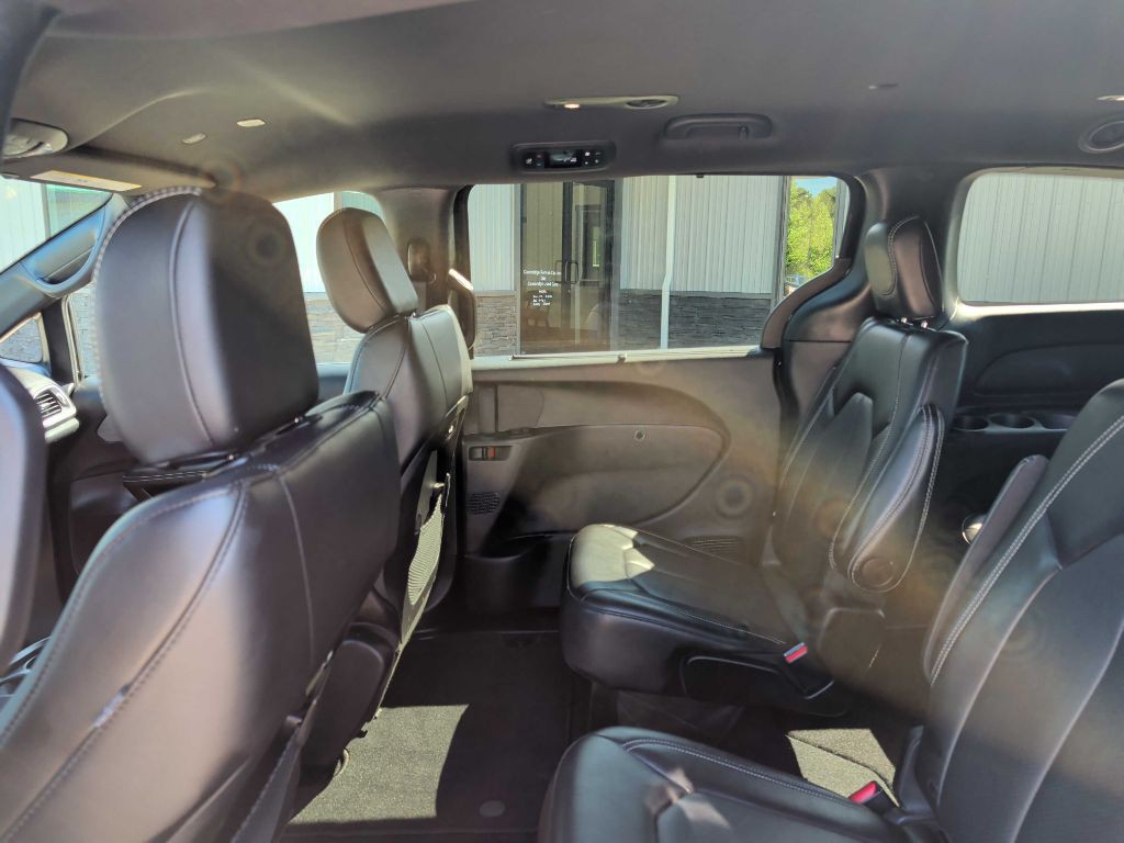 2024 Chrysler Pacifica Image 35