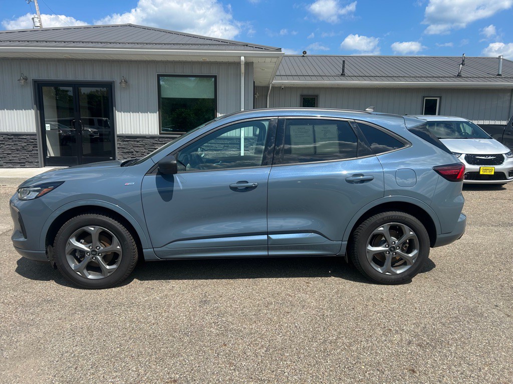 2023 Ford Escape Image 2