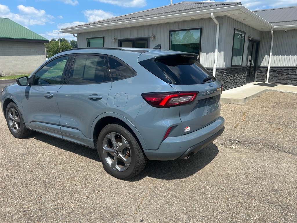 2023 Ford Escape Image 3