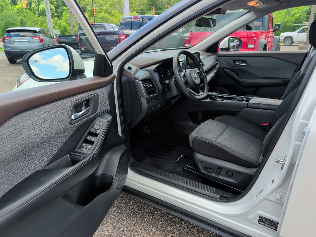 2023 Nissan Rogue Image 9
