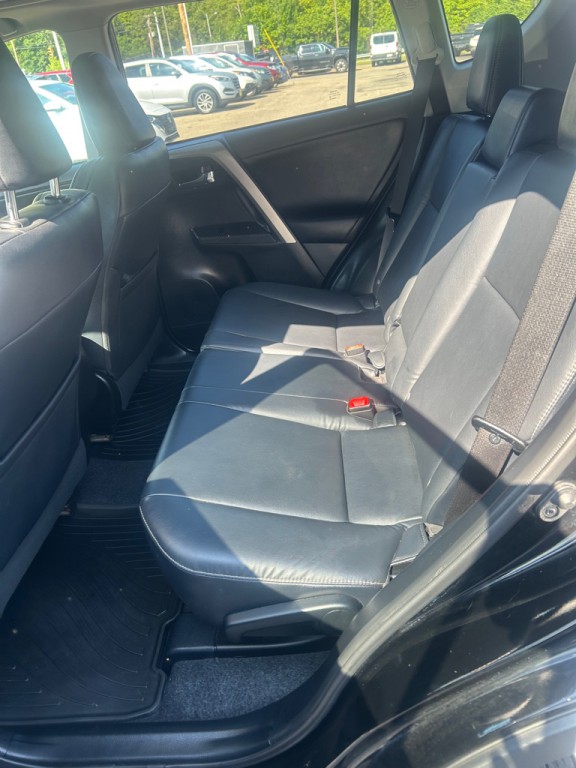 2015 Toyota Rav4 Image 9