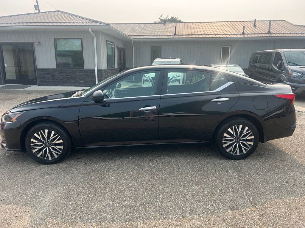 2024 Nissan Altima Image 2