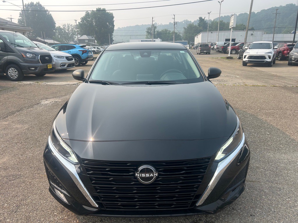 2024 Nissan Altima Image 8