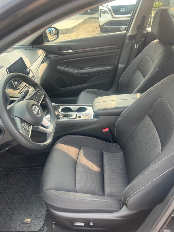 2024 Nissan Altima Image 10