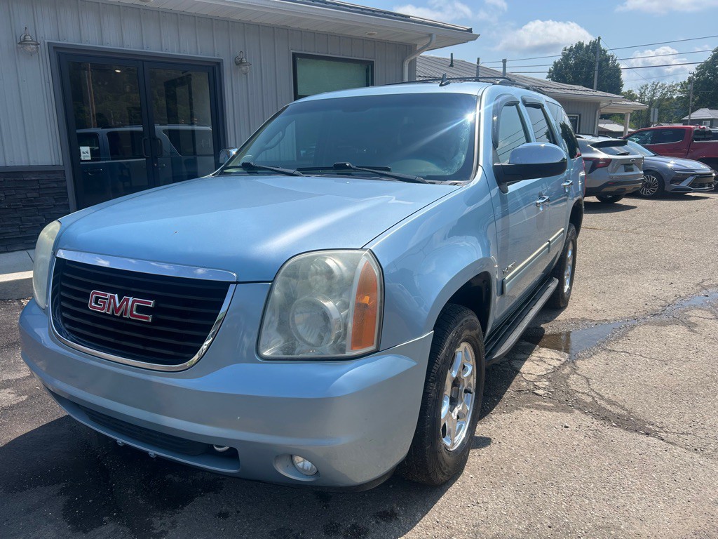 2011 GMC Yukon Image 1