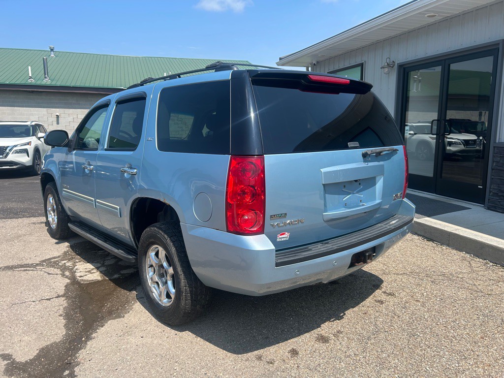 2011 GMC Yukon Image 3