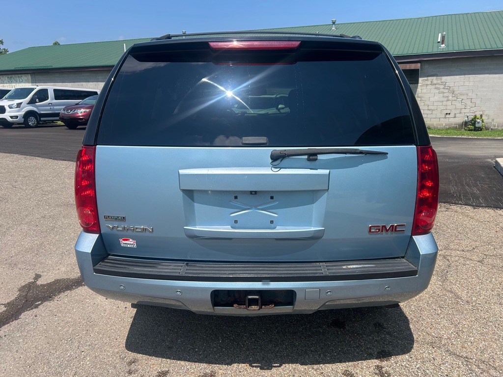 2011 GMC Yukon Image 4