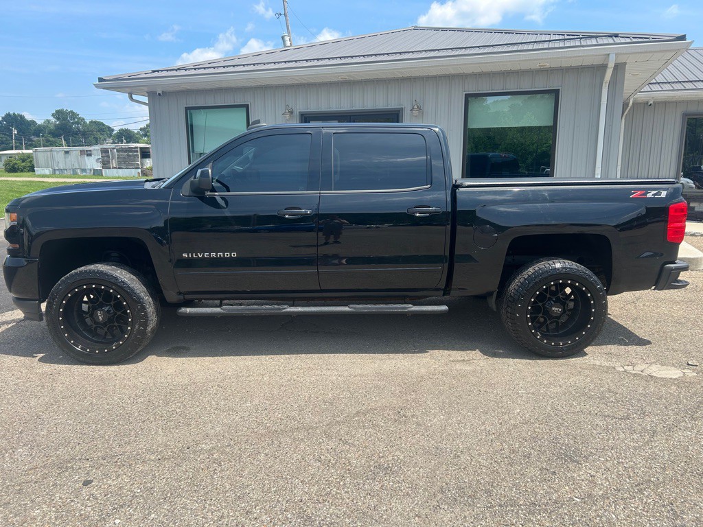 2018 Chevrolet Silverado 1500 Image 2