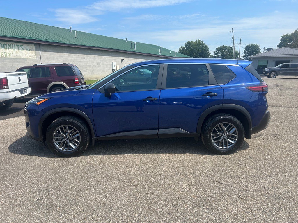 2023 Nissan Rogue Image 2