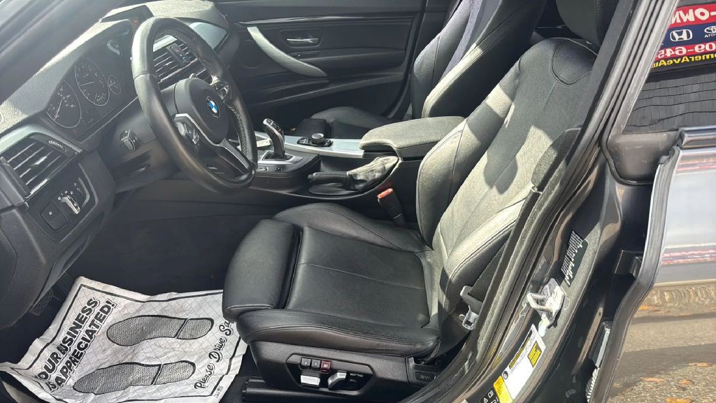 2016 BMW 3 Series Image 6
