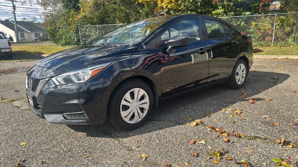 2022 Nissan Versa Image 3