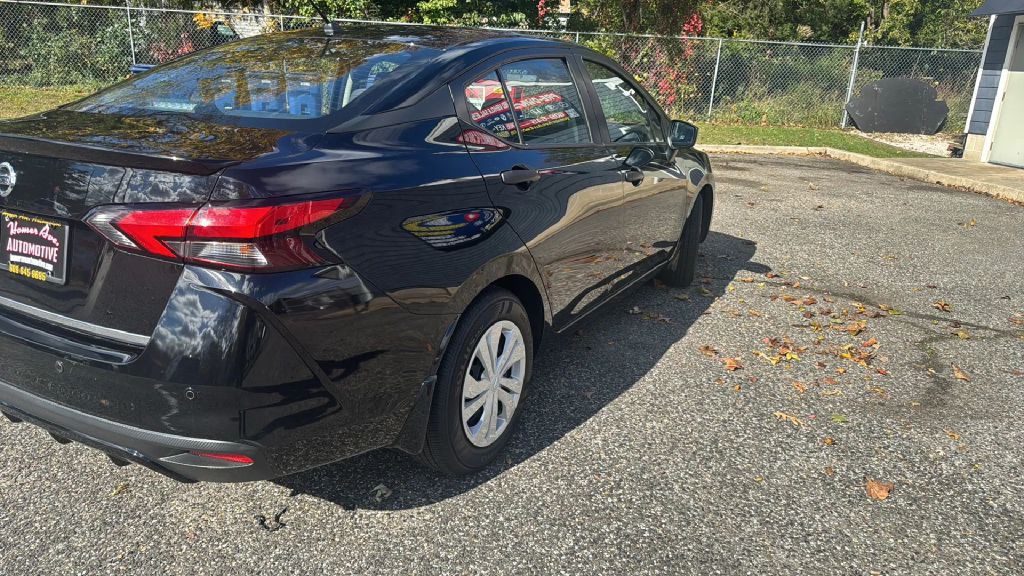2022 Nissan Versa Image 16