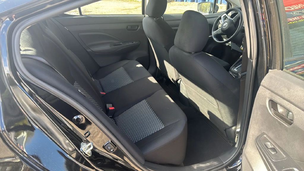 2022 Nissan Versa Image 17