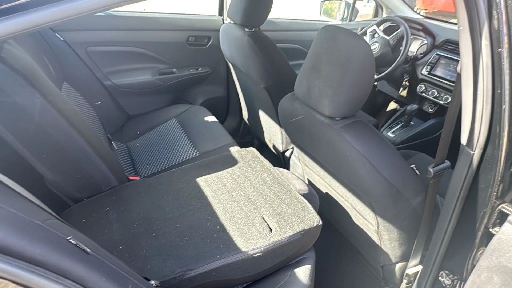 2022 Nissan Versa Image 18