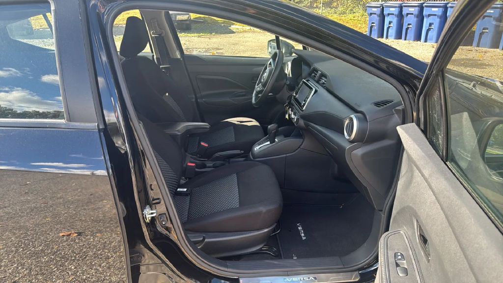 2022 Nissan Versa Image 21