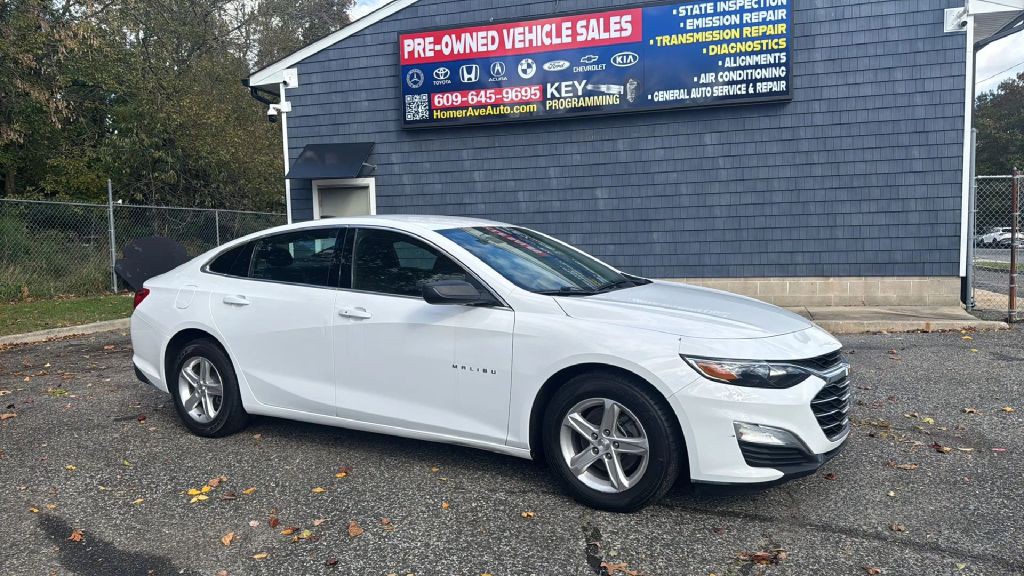 2020 Chevrolet Malibu Image 1
